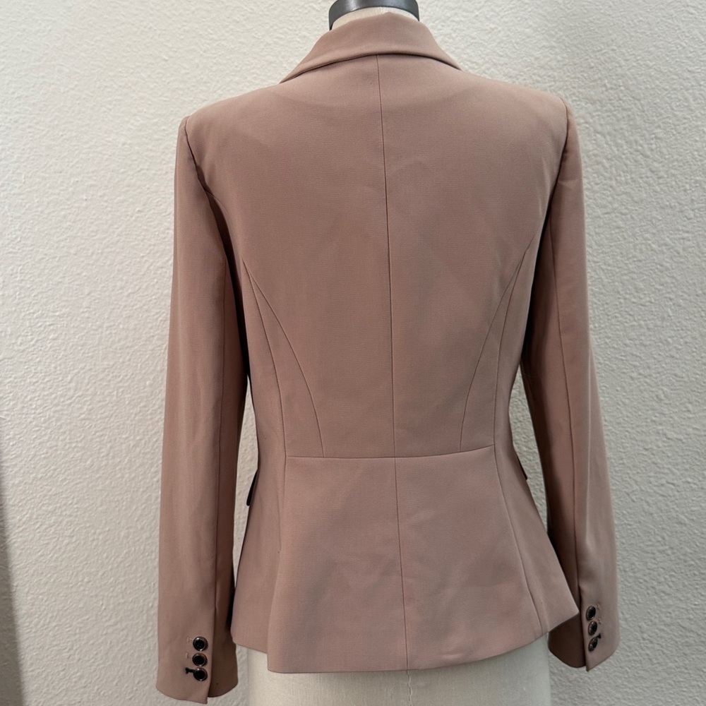 White House Black Market nude Blazer - Picture 4 of 8